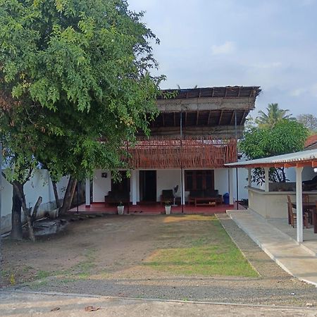One More Day Hostel Weligama Zewnętrze zdjęcie